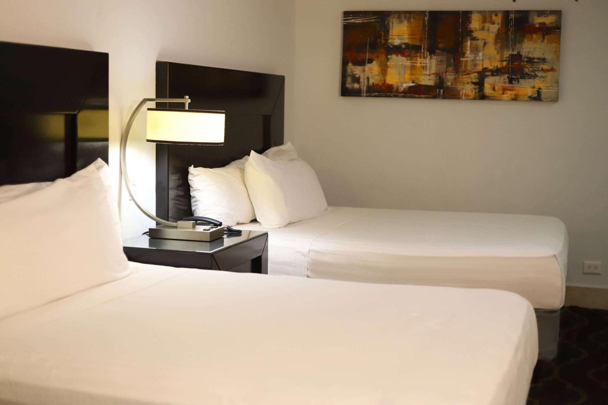 Wyndham Garden Los Mochis Plaza Inn Exterior foto